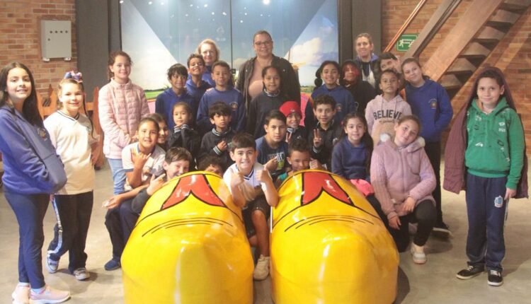 📚✨ Educação e Cultura de mãos dadas!A Prefeitura de Castro, em parceria com o Centro Cultural C (2)