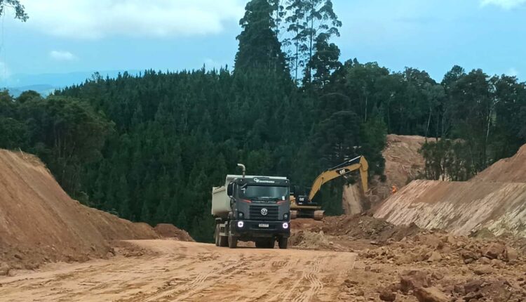 pr-092_pavimentacao_doutor_ulysses_012_-_terraplenagem