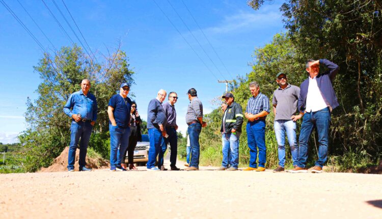 Visita Prefeitos Amcg – Maquina Estradas rurais 28